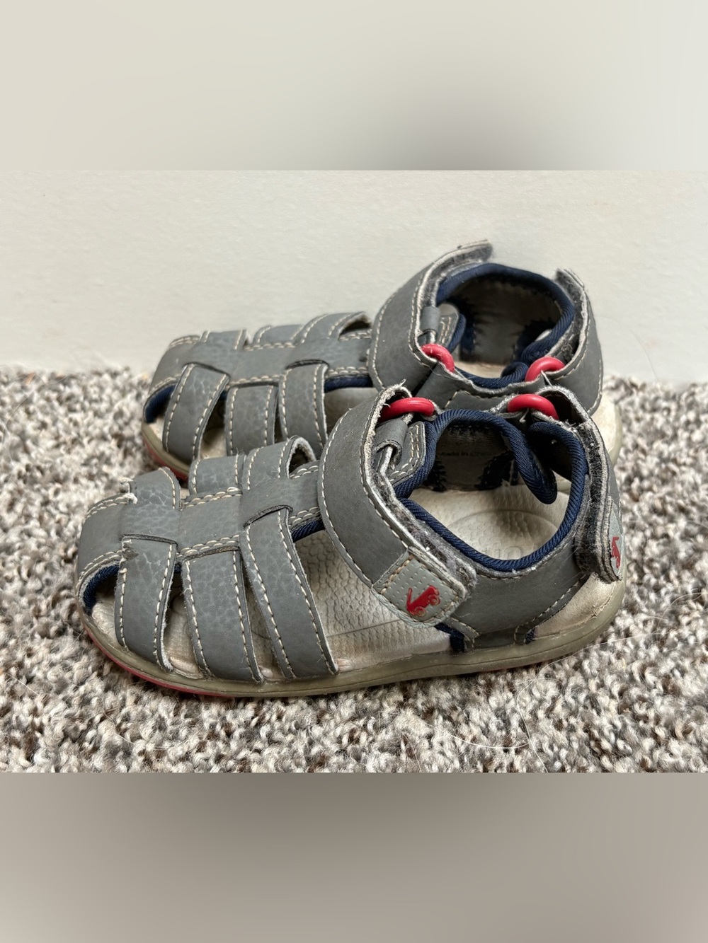 See Kai Run Gray Fisherman Sandal with Red Accent - Size 5c